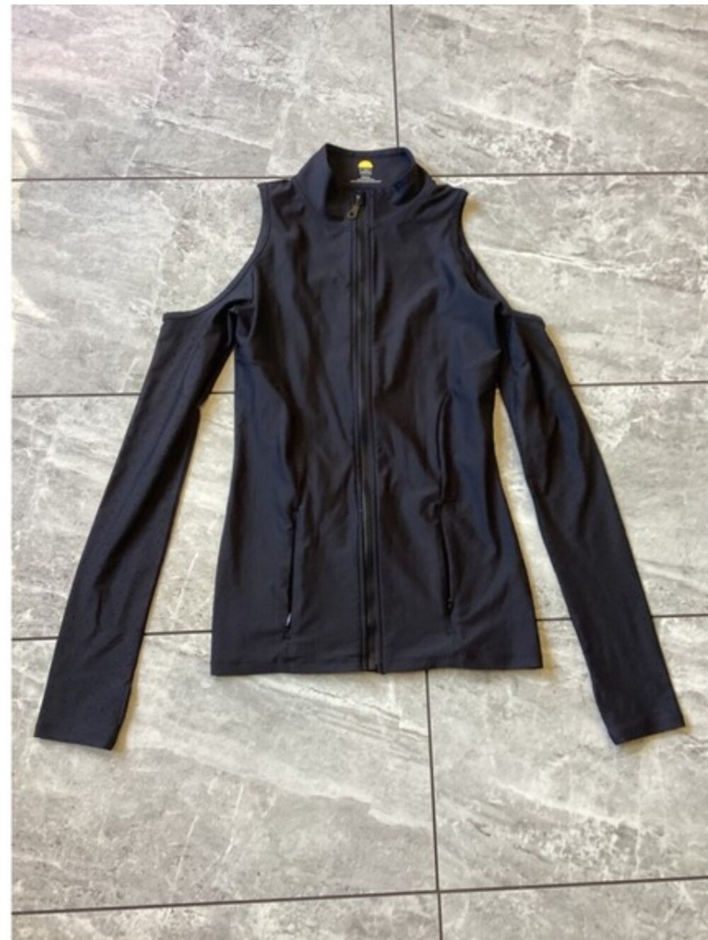 C&C California Black Cold-Shoulder Performance Jacket M